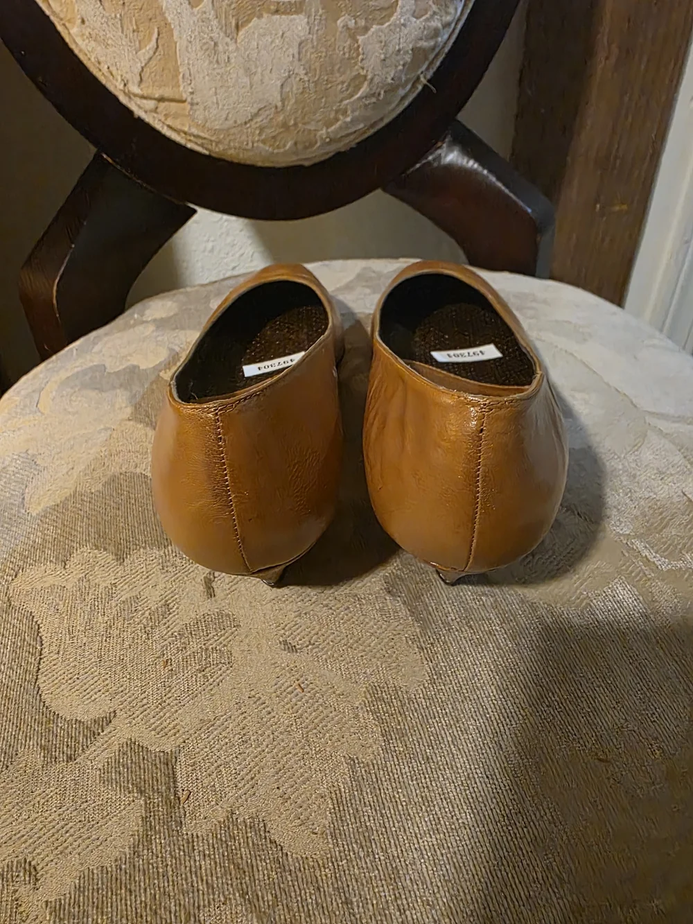 Women’s Pointed Cognac Leather Heels — Classic Slip-On Pumps